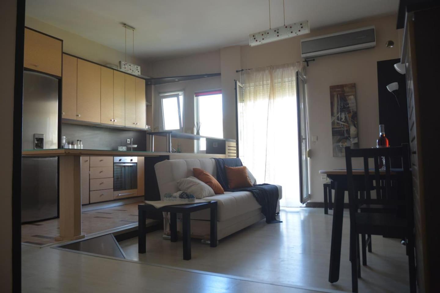 Modern Apartment, 5΄ Walk From Central Metro Station Athens Exterior photo