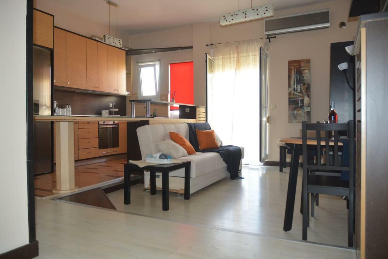 Modern Apartment, 5΄ Walk From Central Metro Station Athens Exterior photo